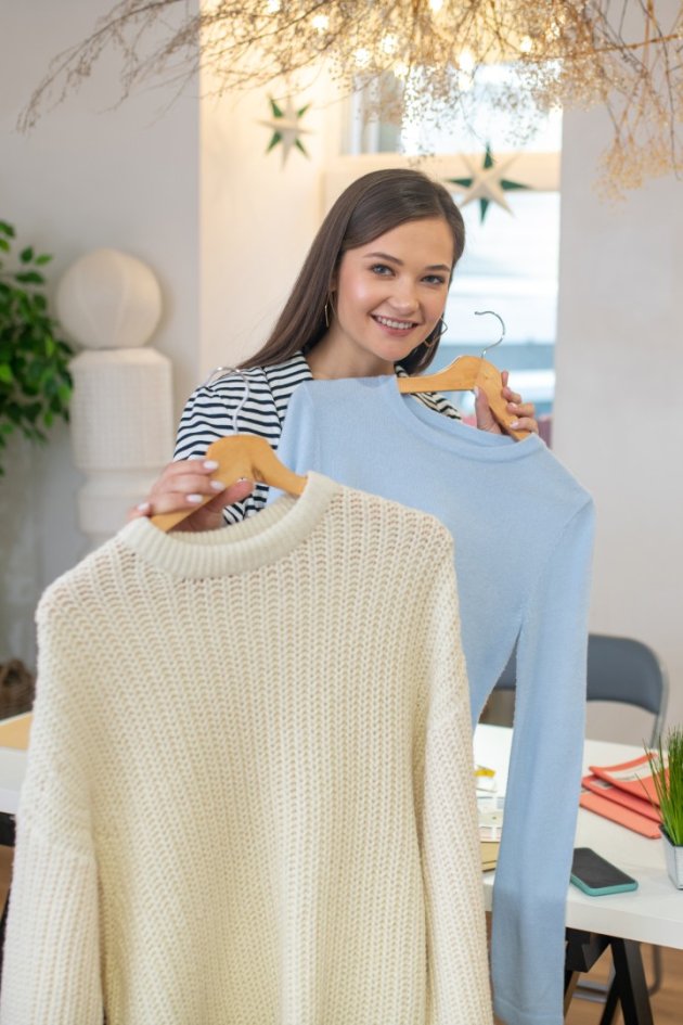 Kašmírový svetr: Proč se do něj vyplatí investovat tuto zimu?