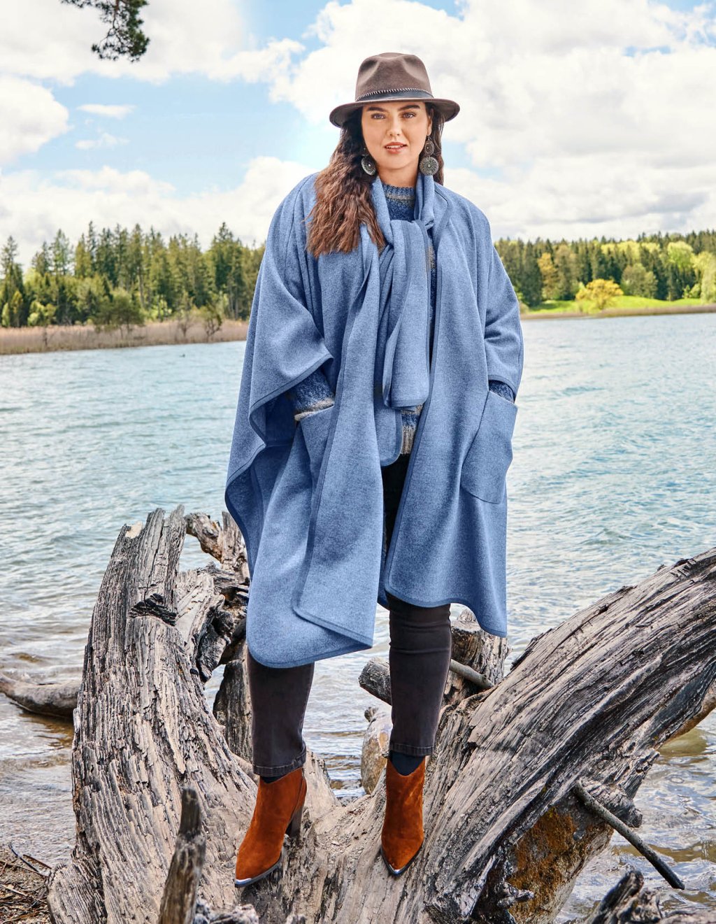 05 Pelerína se zakomponovanou šálou