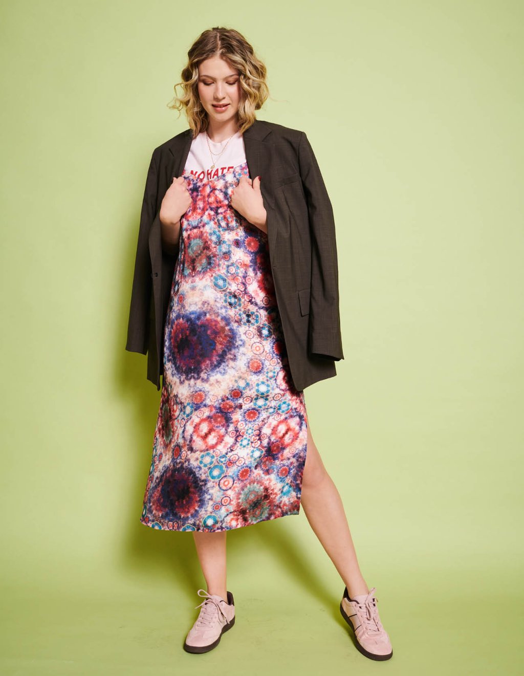 3A Šaty s rozparkem