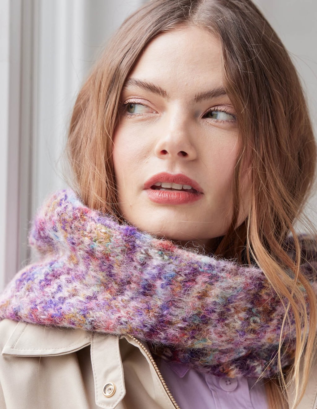 17 Pestrá kruhová šála