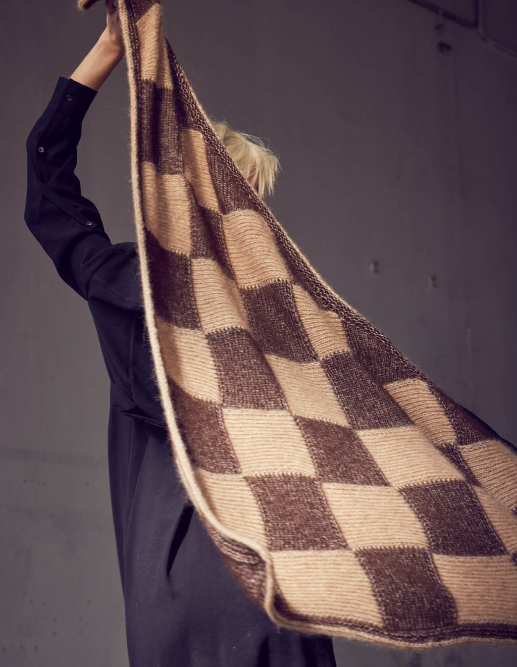 22 Trojcípý šátek