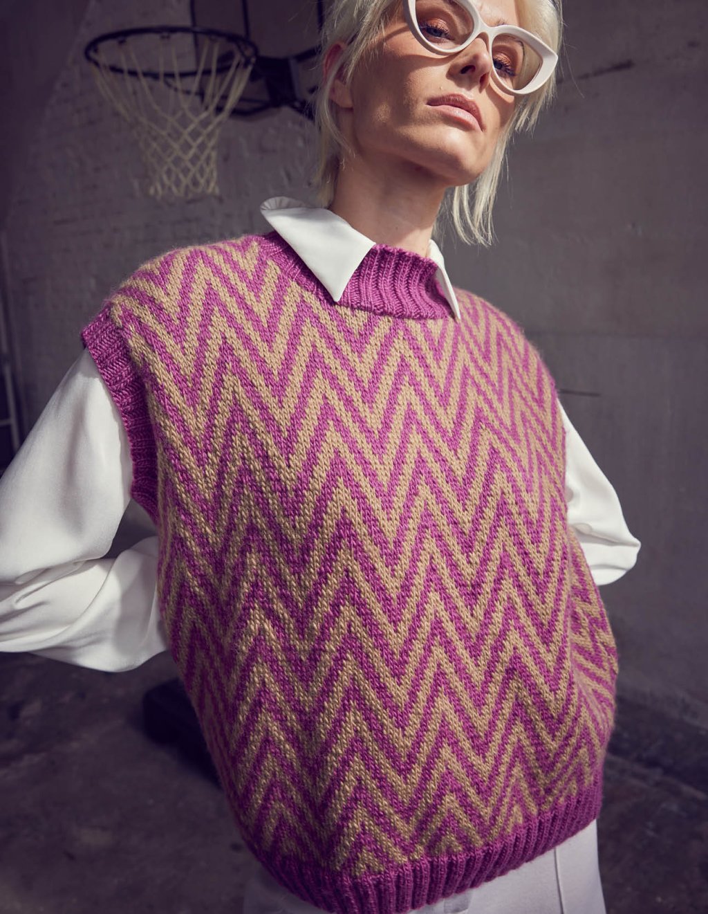 23 Vesta s klikatými pruhy