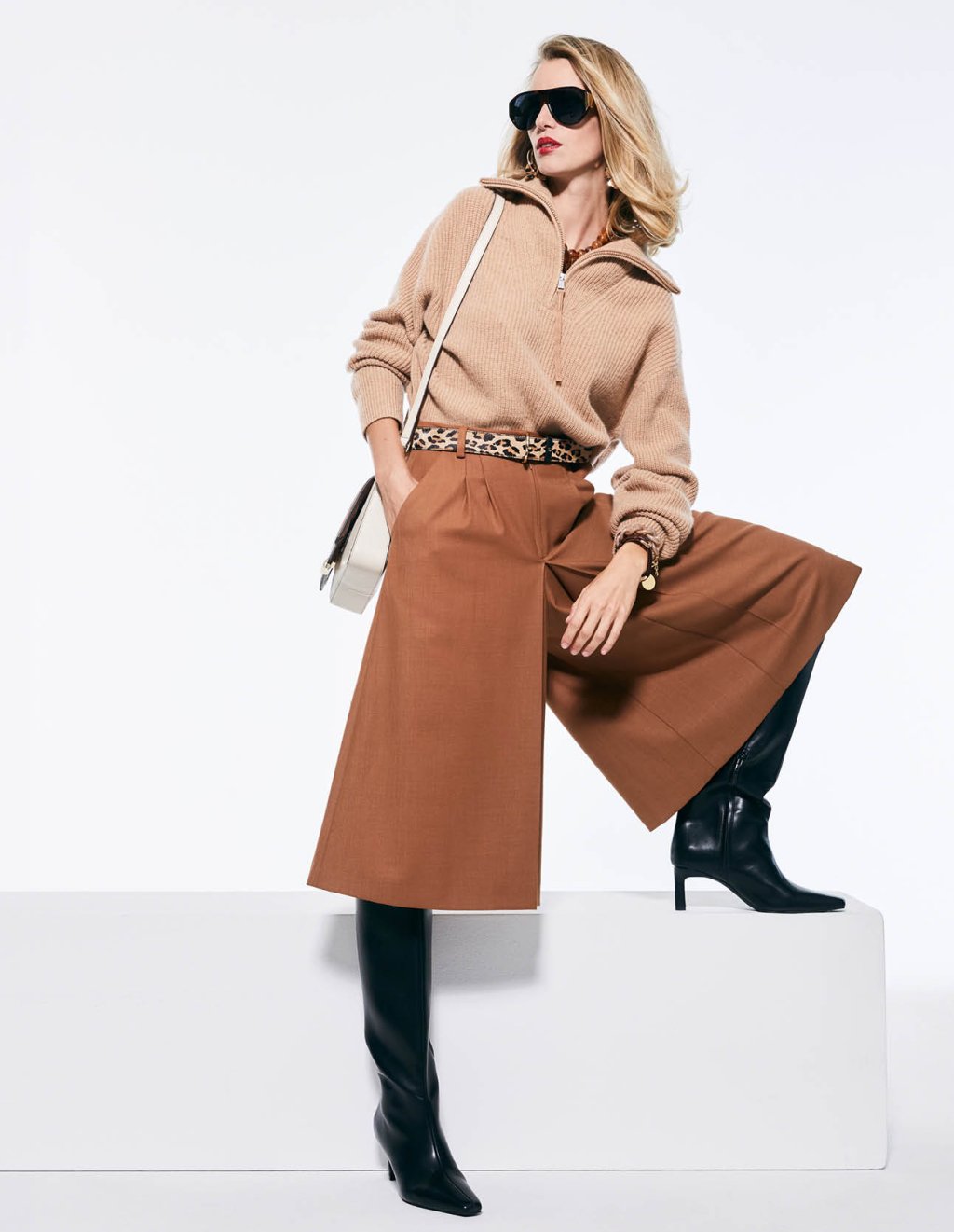 130 Kalhotová sukně