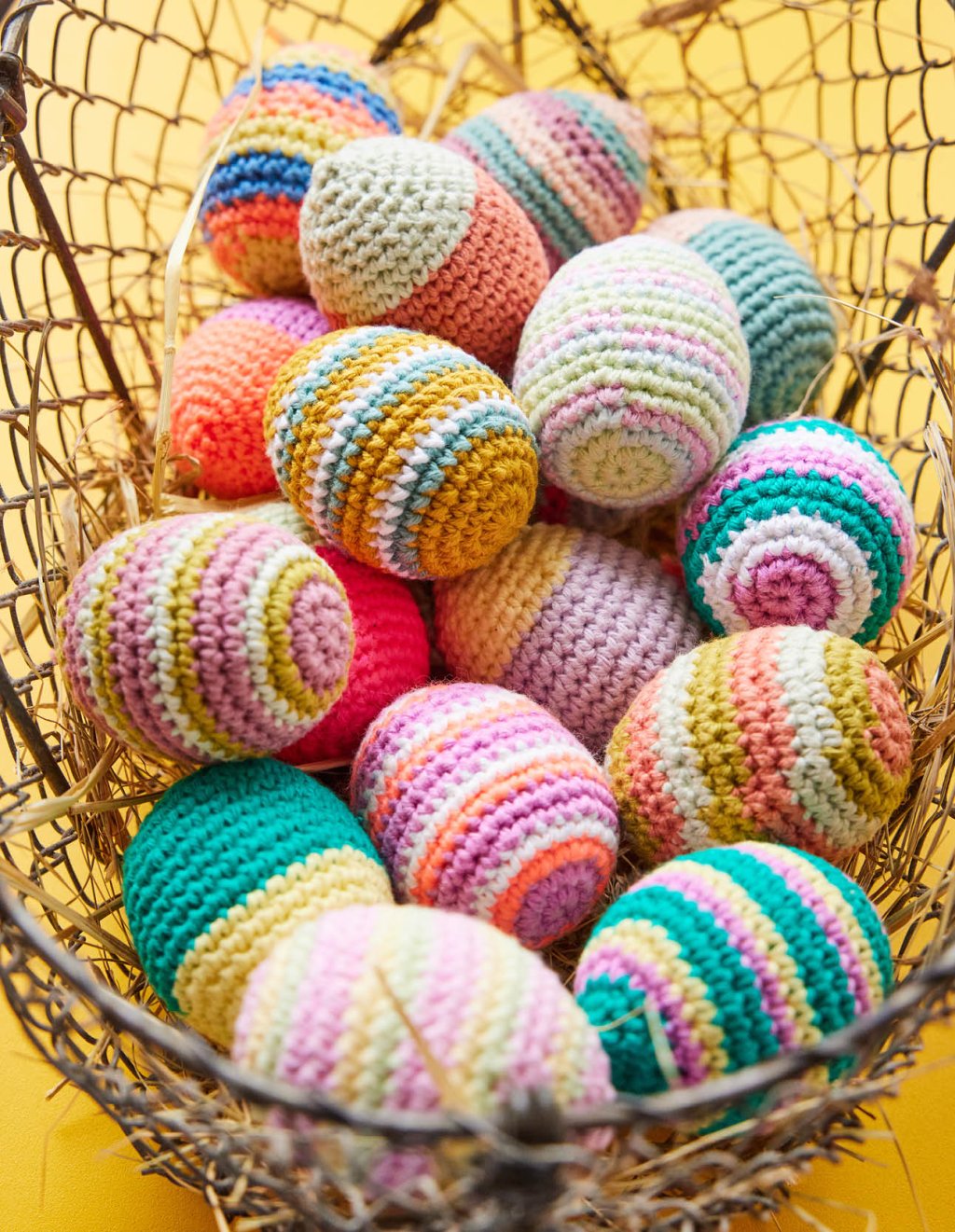 35 Háčkovaná vajíčka