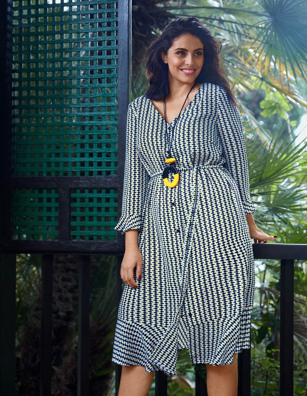 11 Halenkové šaty s volánky